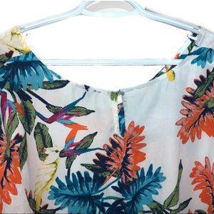 Floral Blouse. Beautiful colors. New. Size XL.